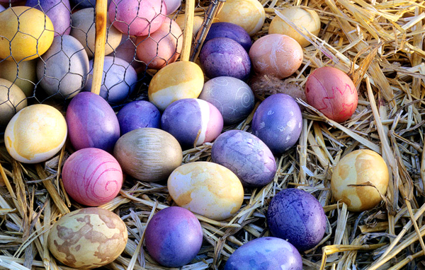 Description: http://www.waldorftoday.com/wp-content/uploads/2013/03/natural+egg+dyes+2-boosted-crop-600.jpg